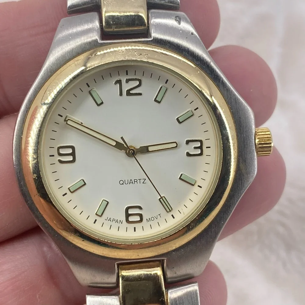Unbranded classic analog